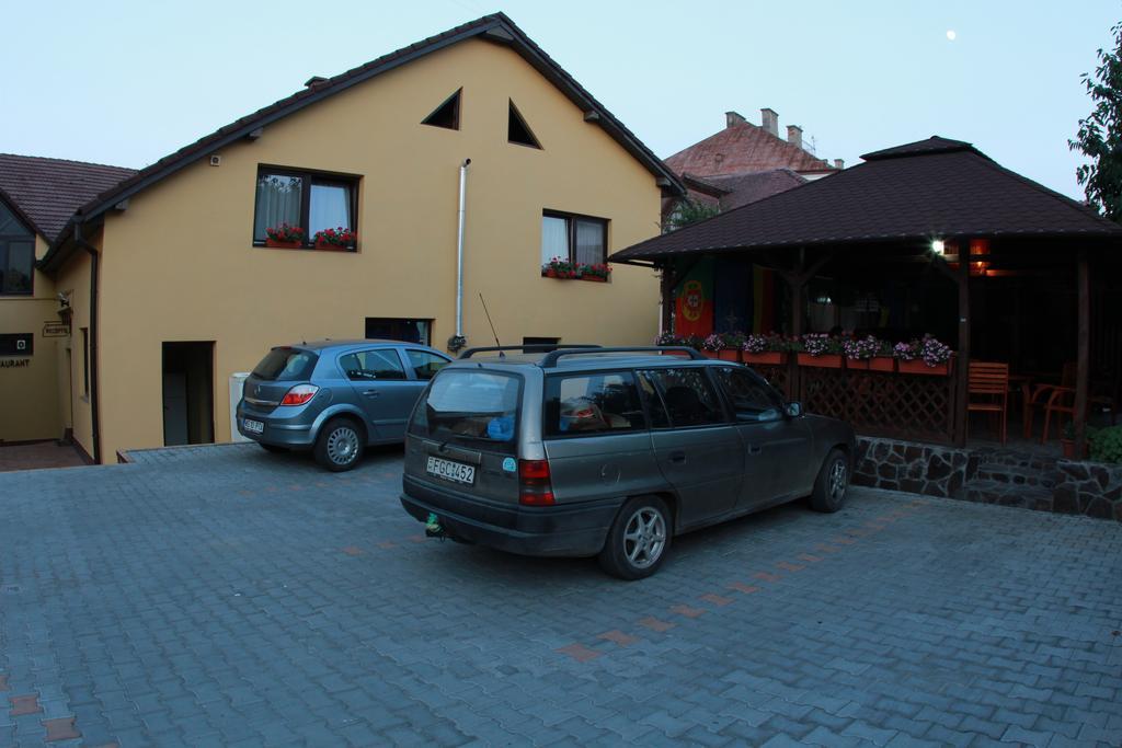 Pensiunea Blanca Reghin Exteriér fotografie